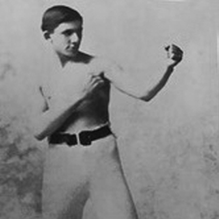 John Hertz took initiative from an early age, leaving home at age 11. He was an athlete and began boxing with the Chicago Athletic Association under the pseudonym Dan Donnelley to avoid anti-Semitism. He’s pictured here early in his boxing career, at age 16. After winning several amateur boxing tournaments, John turned to managing other boxers, including Benny Yanger, a contender for both lightweight and middleweight titles.